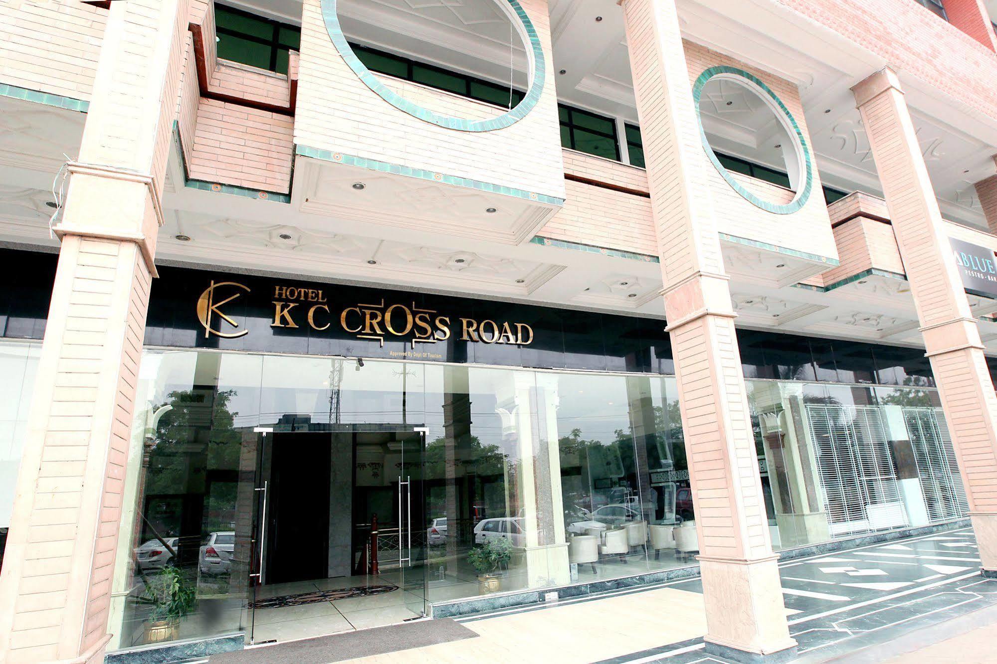 Отель Kc Cross Road Панчкула Экстерьер фото